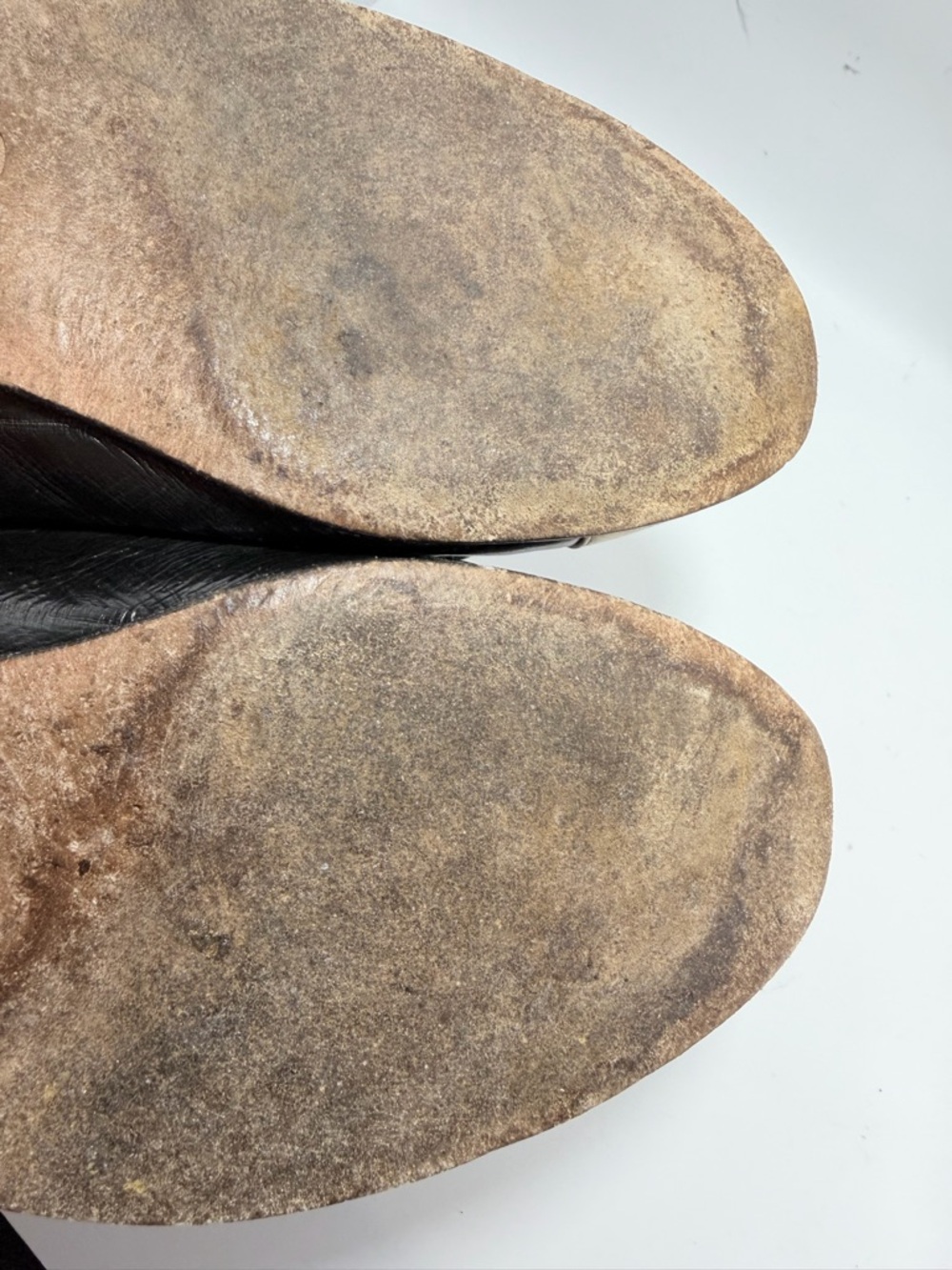 CHANEL Black and Cream Leather Cap-Toe Ballet Flats with CC Logo - Picture 11 of 16